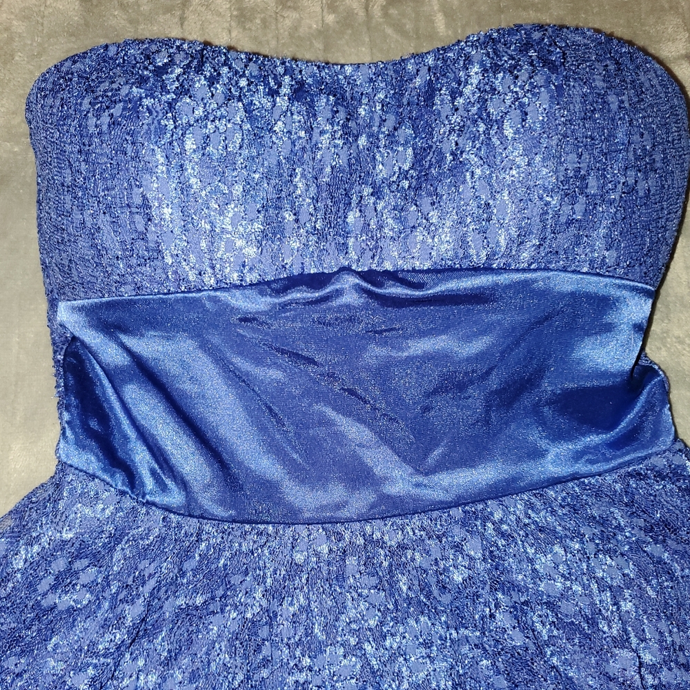 Gorgeous strapless blue lace dress size 7